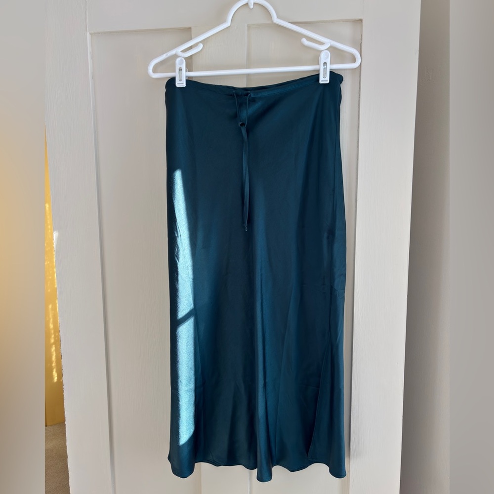 Silky Skirt